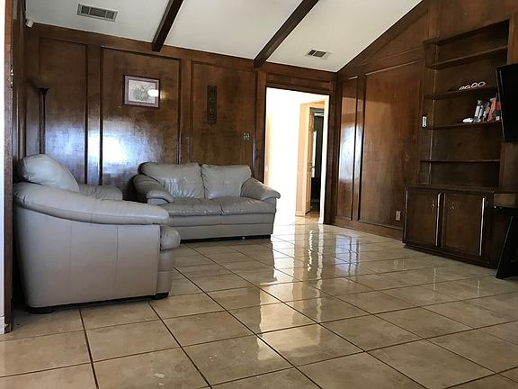 4th image of 4209 San Jacinto St