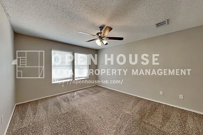 520 Bailey St — Photo 9