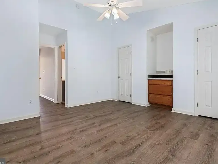 8515 Towne Manor Ct — Photo 11