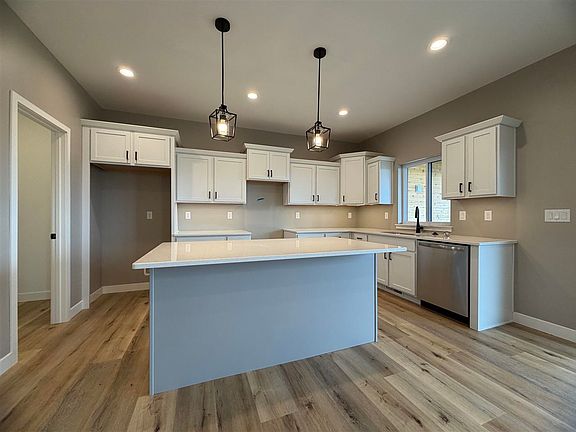 5th image of 1306 E Gable Way