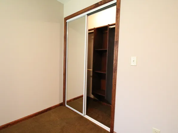 422 Broad St #B, Warrensburg, MO 64093