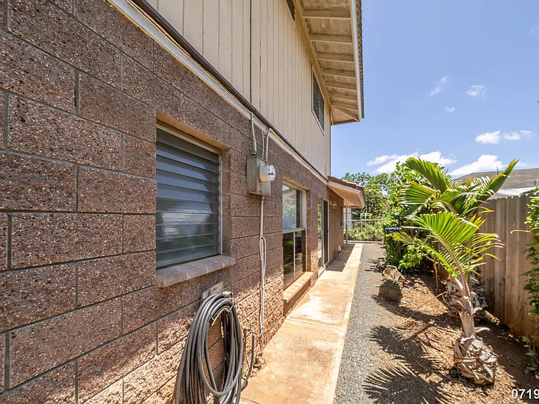 3463 Keanu St — Photo 3