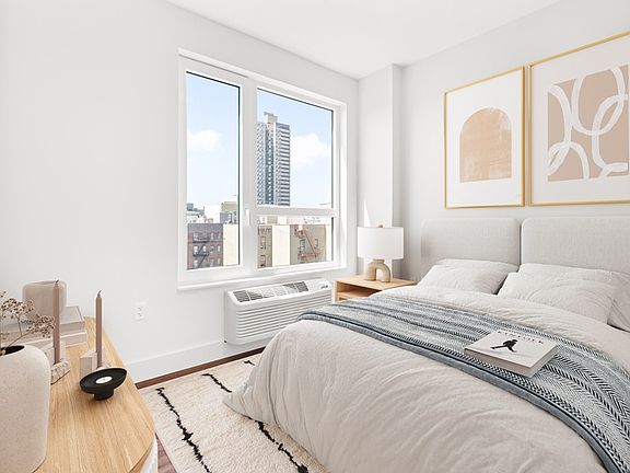 5th image of 2069 Honeywell Ave #8A