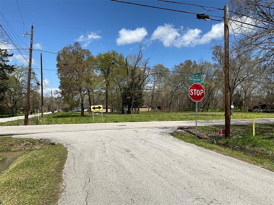 Lot on right at Willow and Ferguson Way