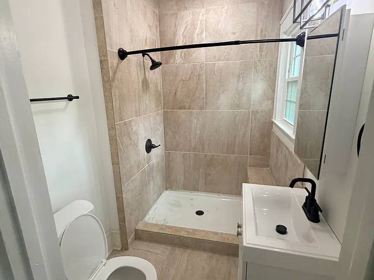 1003 Lexington Ave — Photo 22