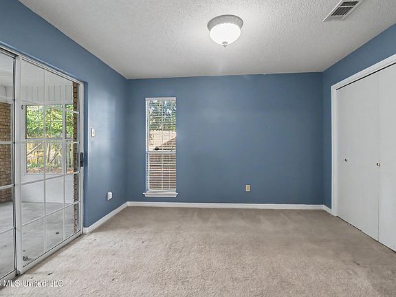 5th image of 741 Whitney Dr