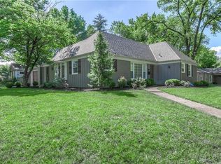 8325 Overbrook Rd, Leawood, KS 66206