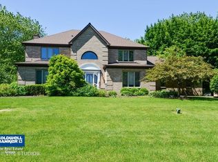 3N866 S Bridle Creek Dr, St Charles, IL 60175
