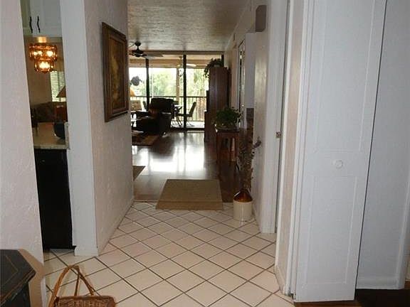 4th image of 2067 W Lakeview Blvd #4