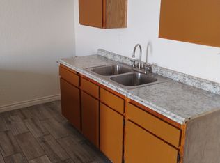 16388 Sequoia St APT 8, Hesperia, CA 92345