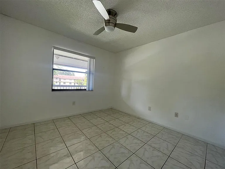 6040 Shakerwood Cir #205 — Photo 19
