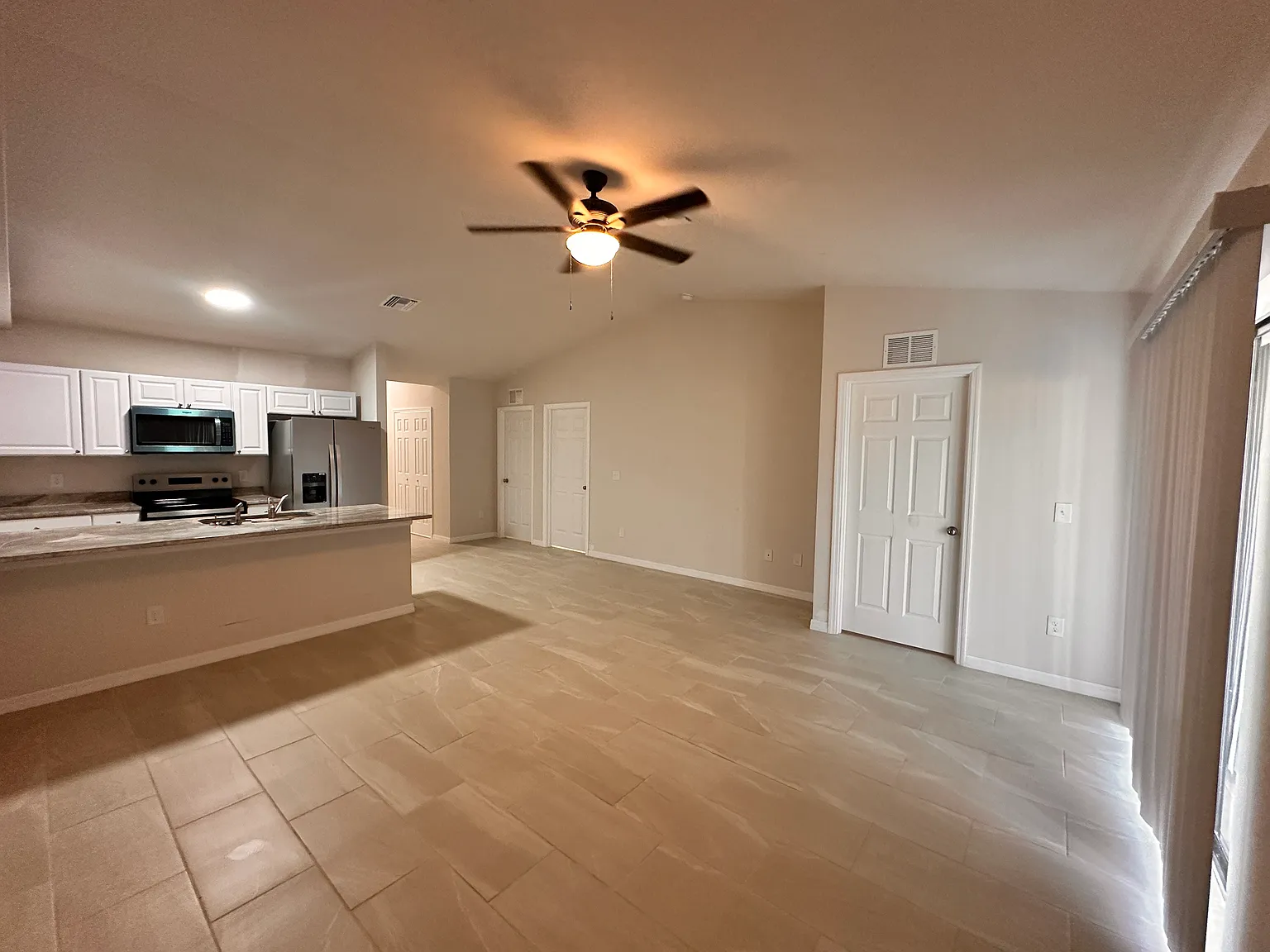 1006 NE 15TH LN — Photo 3