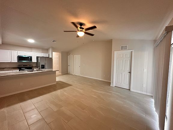 5th image of 1421 NE 8th Pl