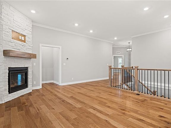 3rd image of 10637 N Jarboe St