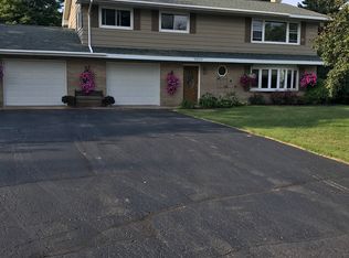 E9476 Orchard St, Munising, MI 49862
