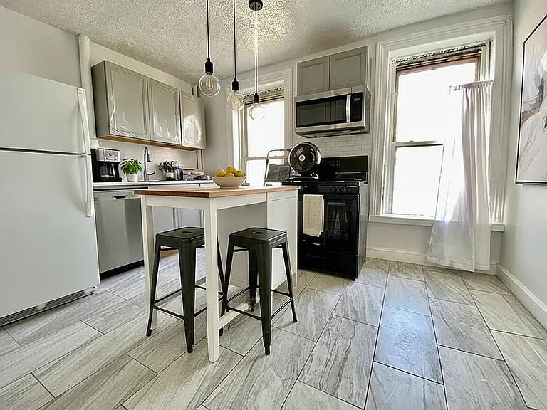 591 Vanderbilt Ave #4 — Photo 3