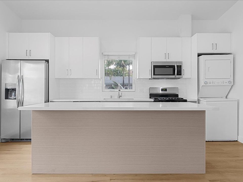 1st image of 753 N Washington Pl #834