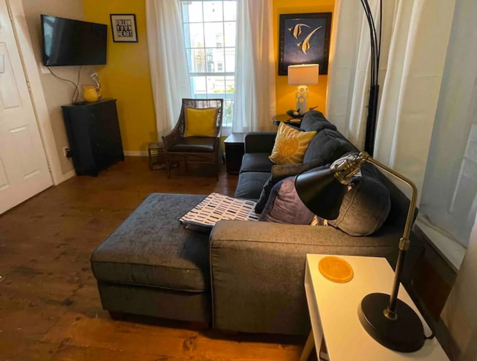 1 bed, 1.0 bath, 645 sqft, $2,461 — Photo 1