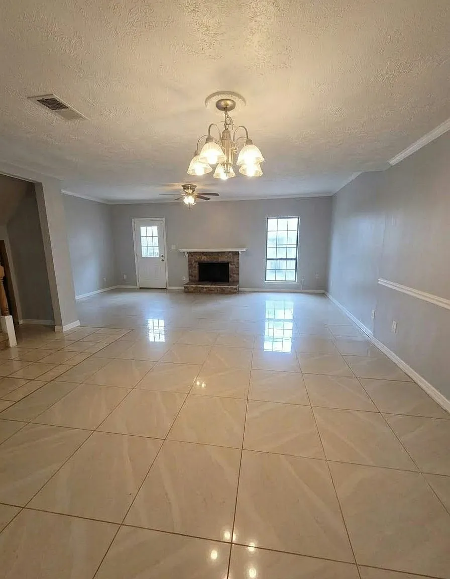 6427 Woodstone Way — Photo 4