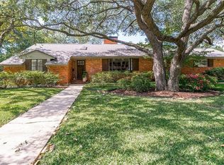 10443 Remington Ln, Dallas, TX 75229