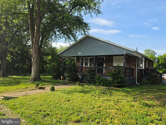 2nd image of 3023 New York Ave