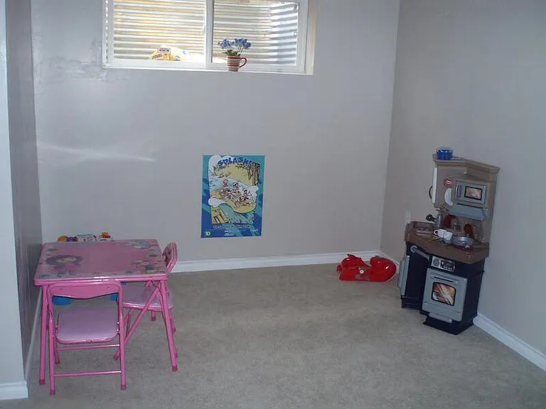 5567 Stevens Cres NW — Photo 18