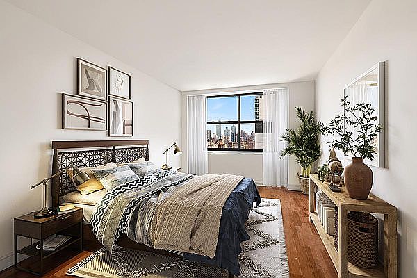 1st image of 300 E 75th St APT 17N
