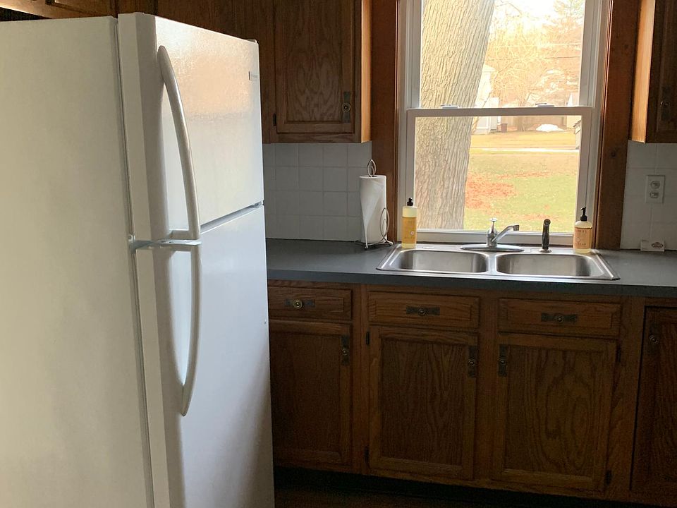 1st image of 1213 E Erie St #1