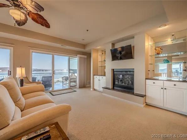 212 E Palisades Condo Dr #1A, Lake Ozark, MO 65049