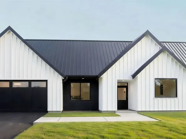 4157 Fireside Trl, Traverse City, MI 49685