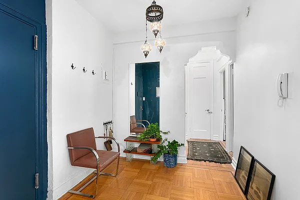 Rented by Compass | media 9