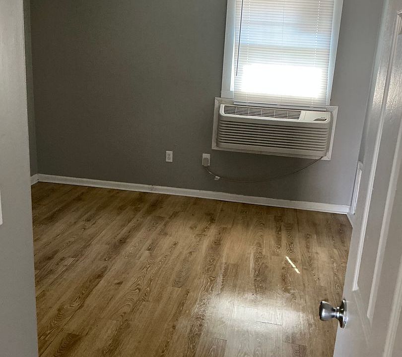 2nd image of 430 Country Lane Dr APT 36
