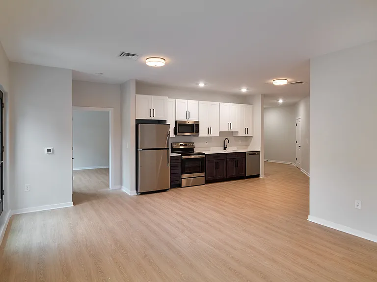 The Seville Apartments — Photo 31