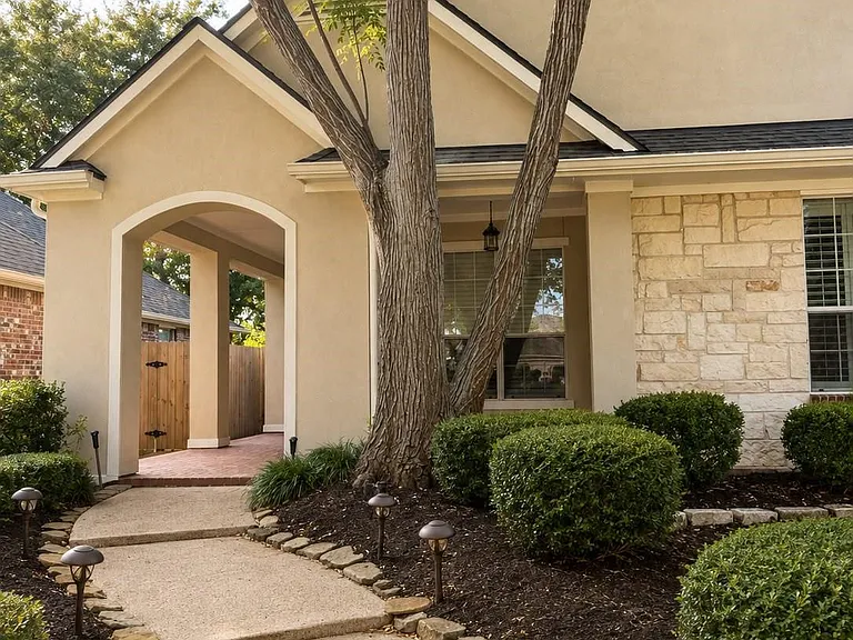 3511 Cedar Hill Ct — Photo 2