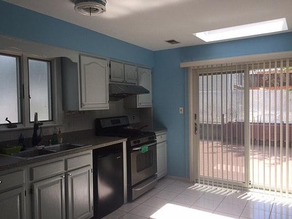 4th image of 11 Kelly Blvd