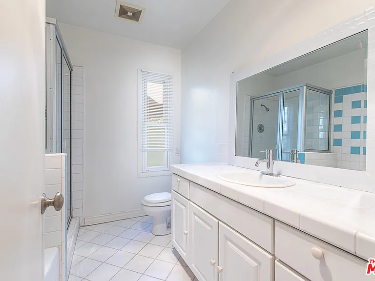 1628 Benedict Canyon Dr — Photo 5