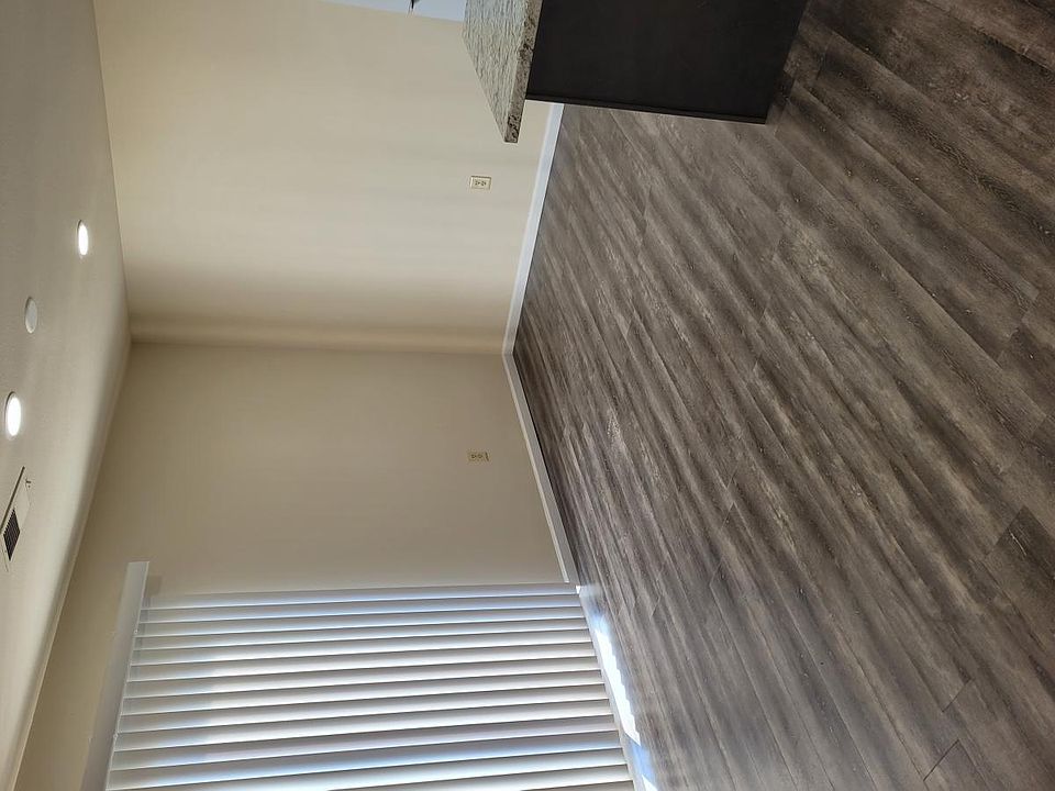 1st image of 207 Eldon Ave #5