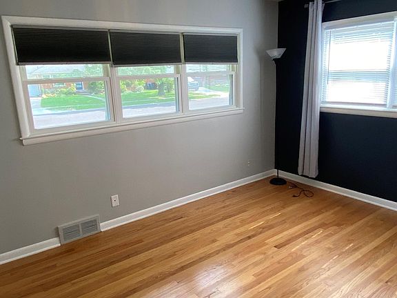3rd image of 1510 Woodland Dr