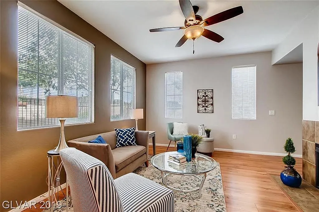 2 bed, 2.5 bath, 1273 sqft, $1,800 — Photo 4