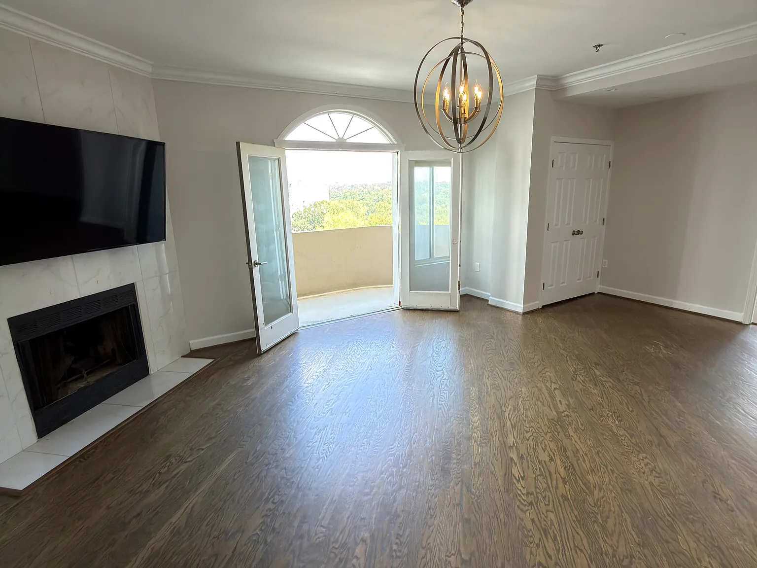 2 bed, 1441 sqft, $2,300 — Photo 4