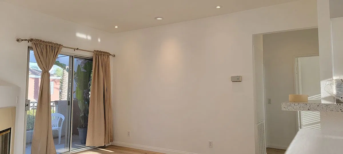2 bed, 2.0 bath, 950 sqft, $3,200 — Photo 4