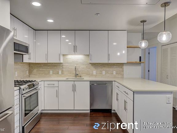 4th image of 501 Hudson Ave #203