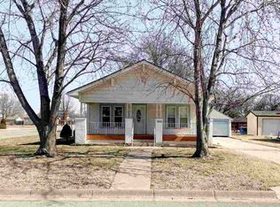 102 S 6th St, Colwich, KS 67030