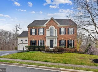 21046 Courtland Village Dr, Leesburg, VA 20175
