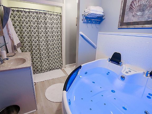3rd image of 200 Salt Air Dr Unit 111