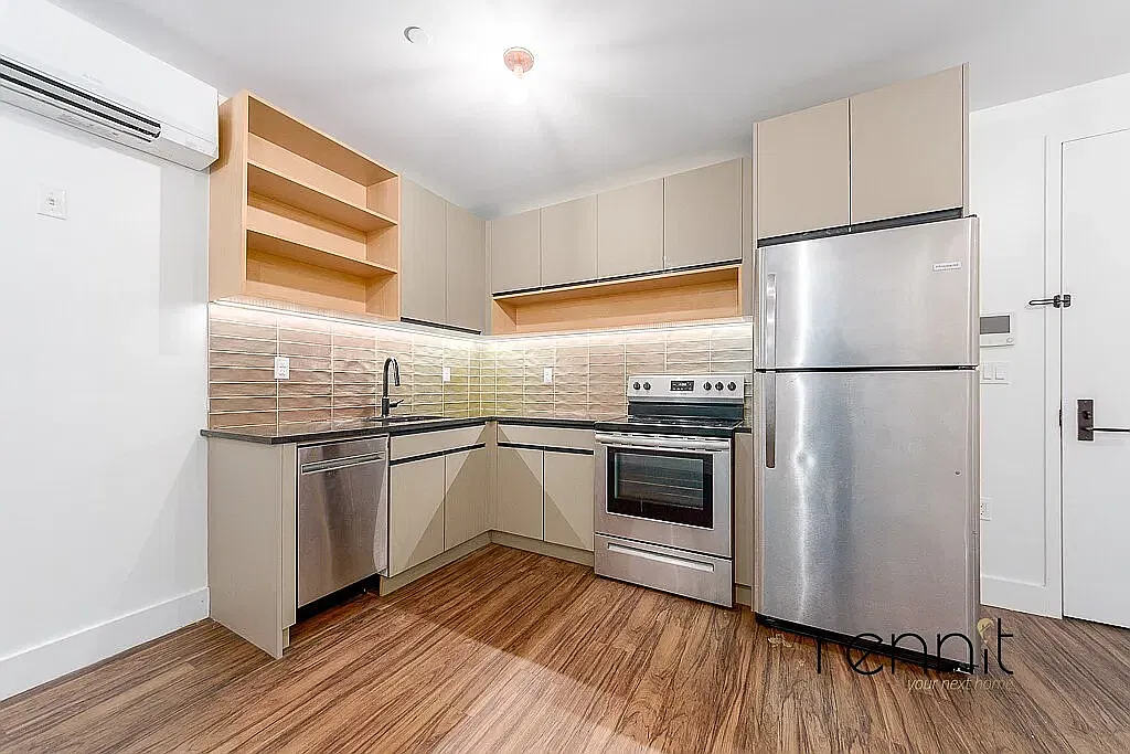 26-24 4th St — Photo 3