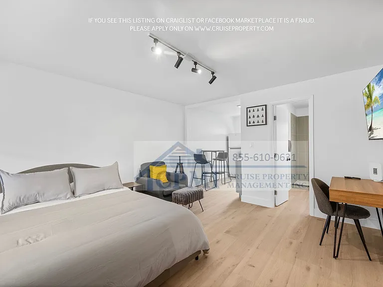 2021 Plunkett St Hollywood, FL 33020 — Photo 12