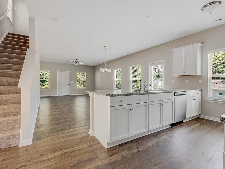 7450 O'Hara St — Photo 12