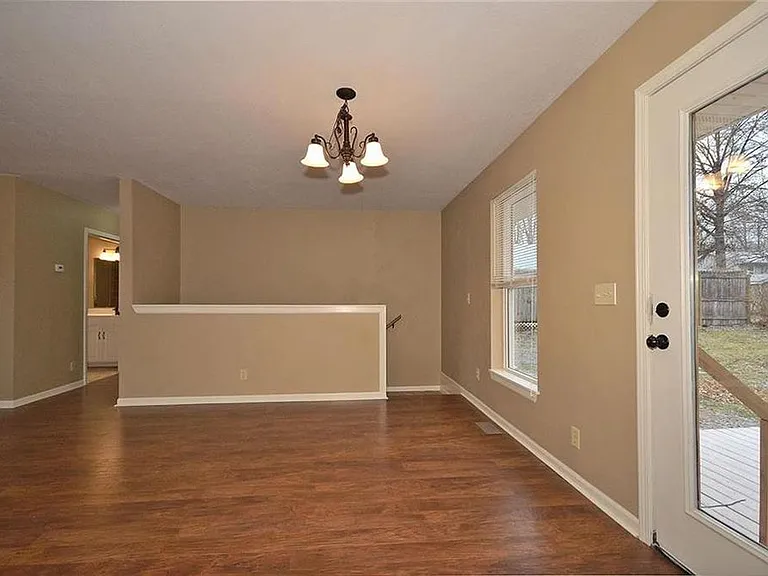 6130 NE Vivion Rd — Photo 9