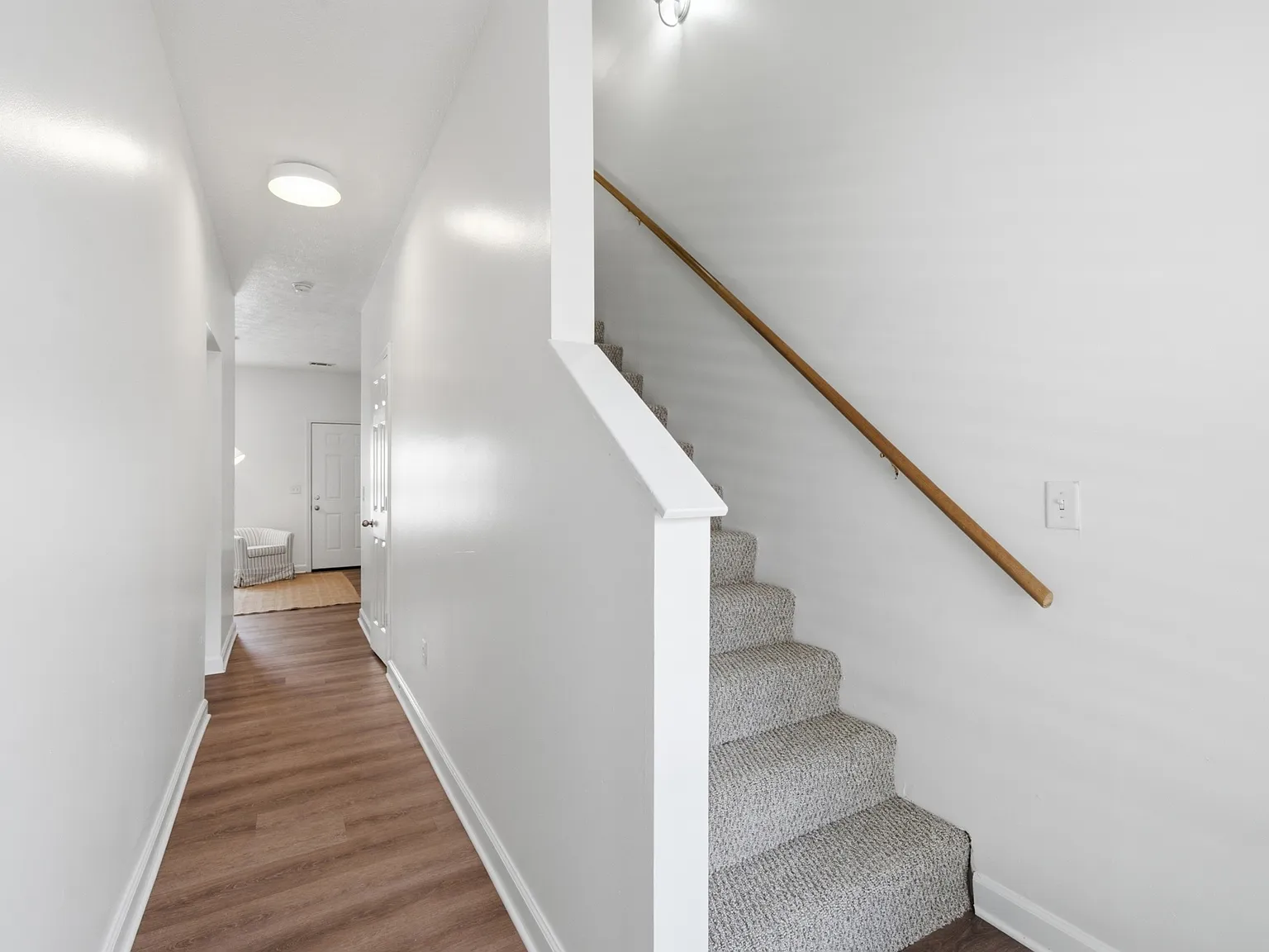 2 bed, 1.5 bath, 1070 sqft, $1,600 — Photo 3